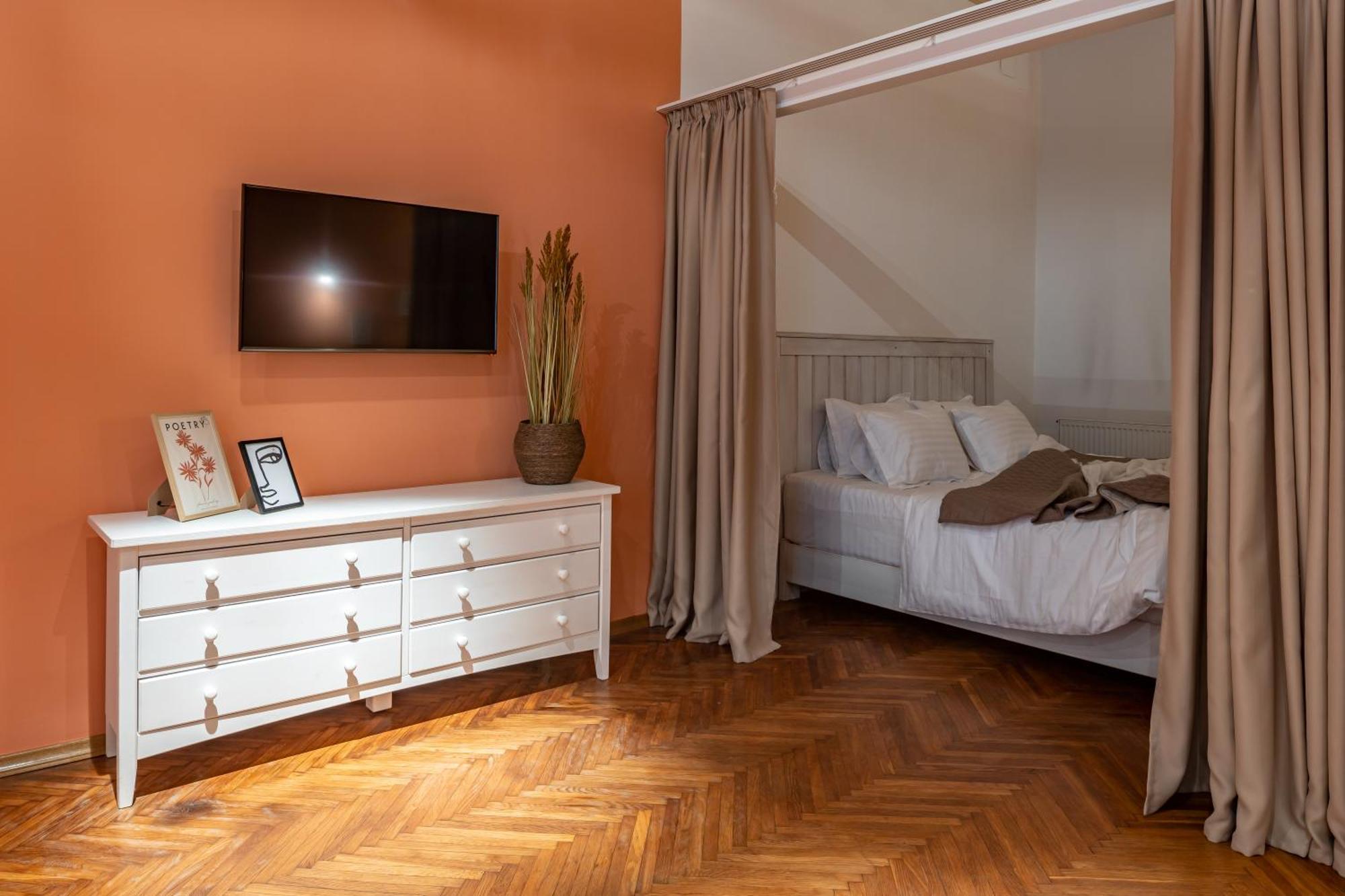 Romari Площа Ринок 28 Lviv Exterior foto